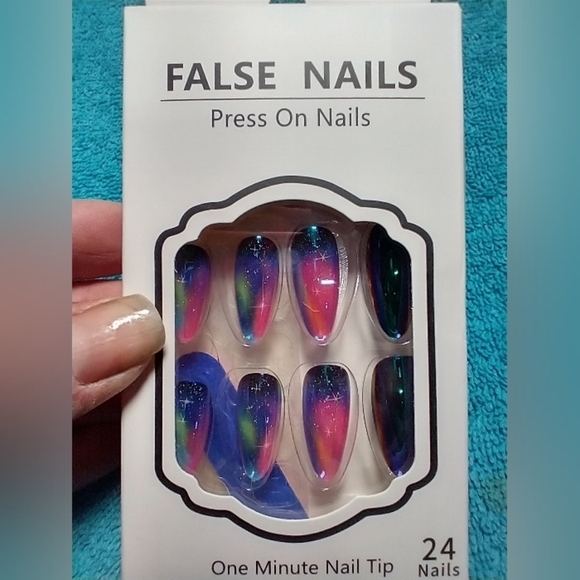 Press on nails multicolor colorful art pink blue green nail set - Picture 2 of 3